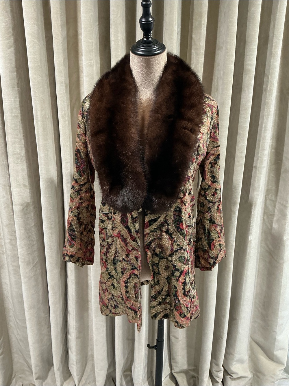 Women's Paisley Brocade Coat with Brown Fur Trim - Picture 4 of 11